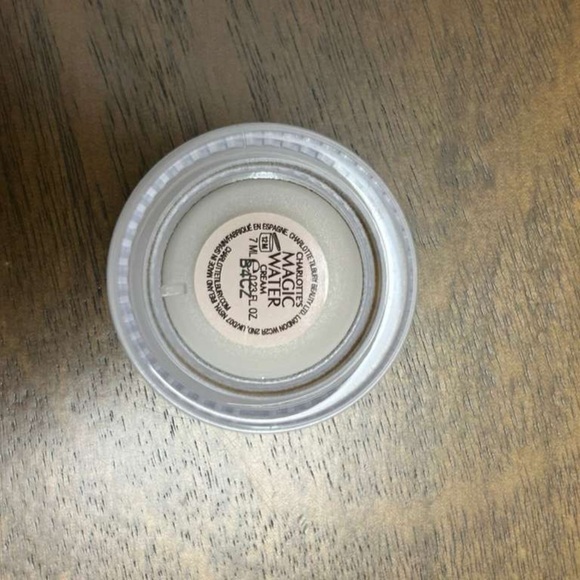 Charlotte Tilbury Magic Water Cream Gel-Cream Moisturiser 7ml (0433) - Picture 10 of 12